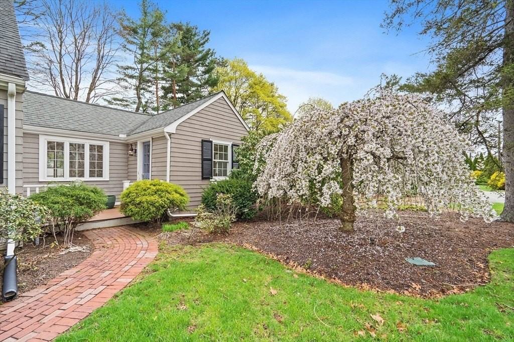 2270 Massachusetts Ave - Photo 4 of 33