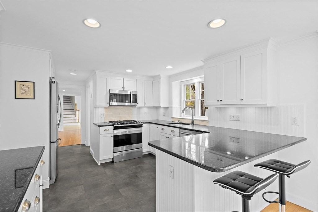 2270 Massachusetts Ave - Photo 7 of 33