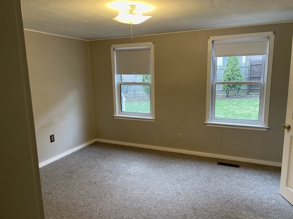 126 Lowell St #R - Photo 3 of 16