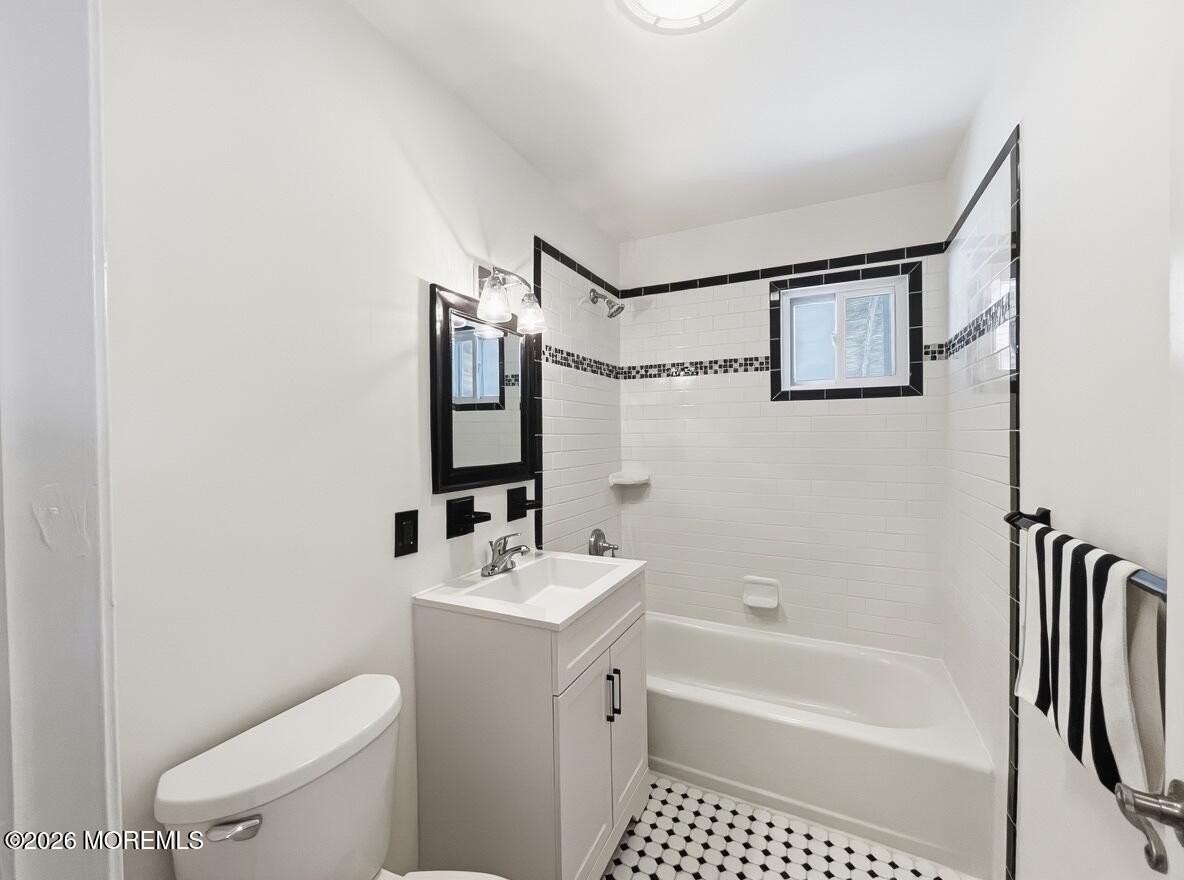 1813 Capstan Dr - Photo 5 of 37