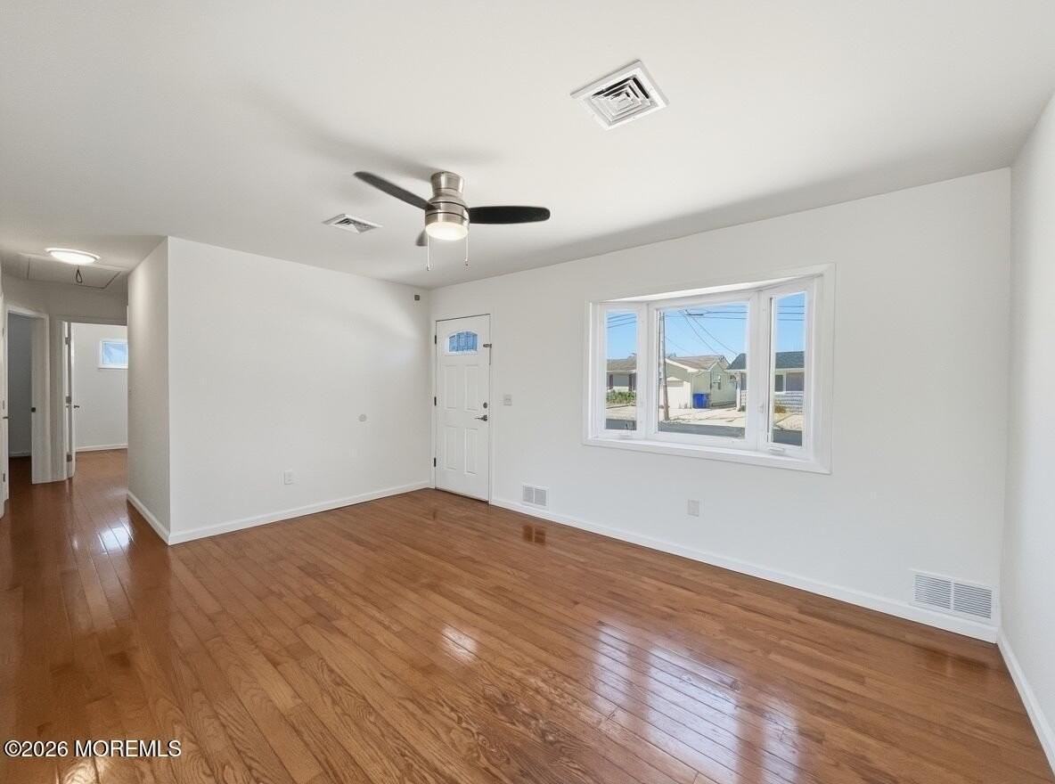 1813 Capstan Dr - Photo 6 of 37