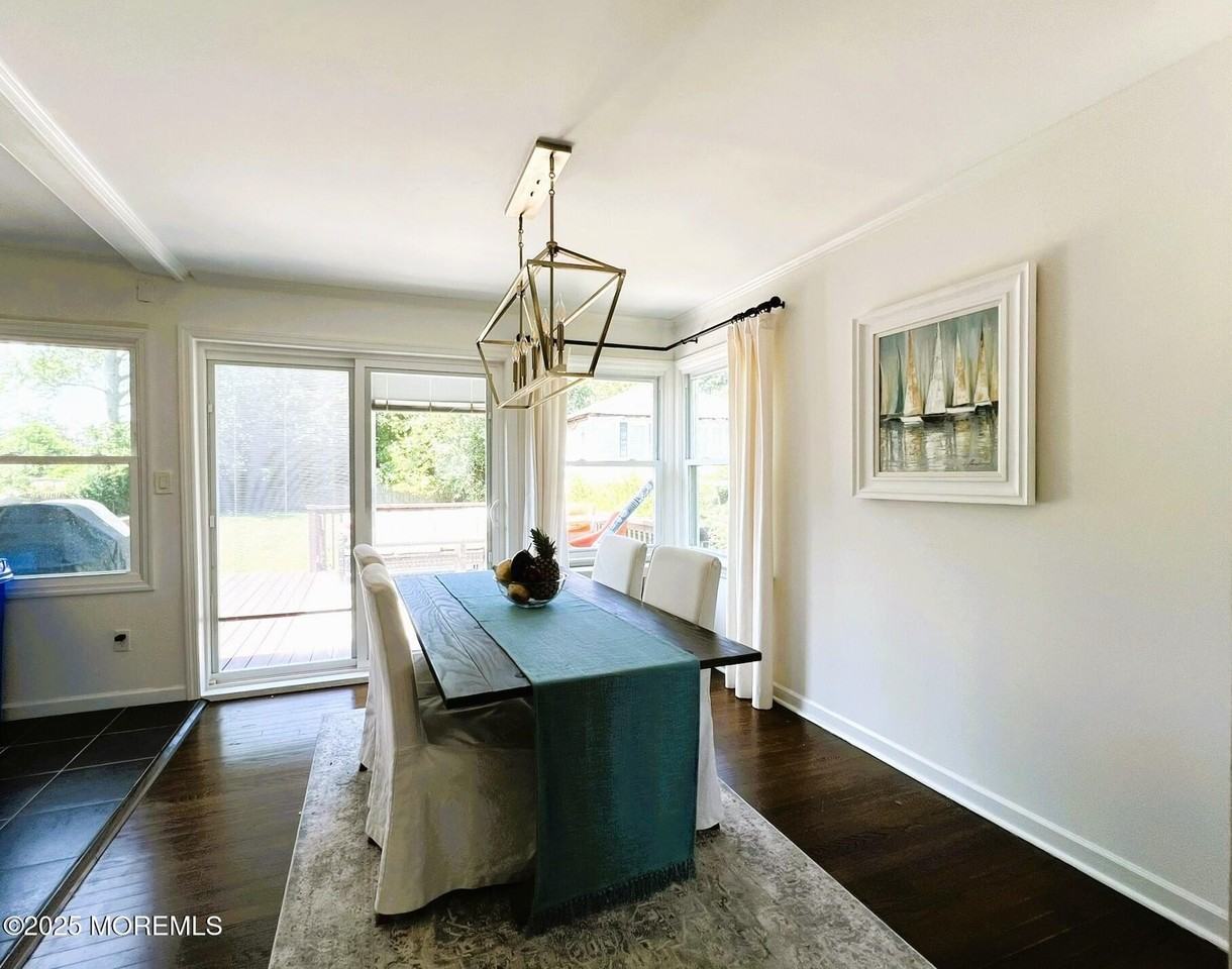 370 Macarthur Ave - Photo 7 of 26