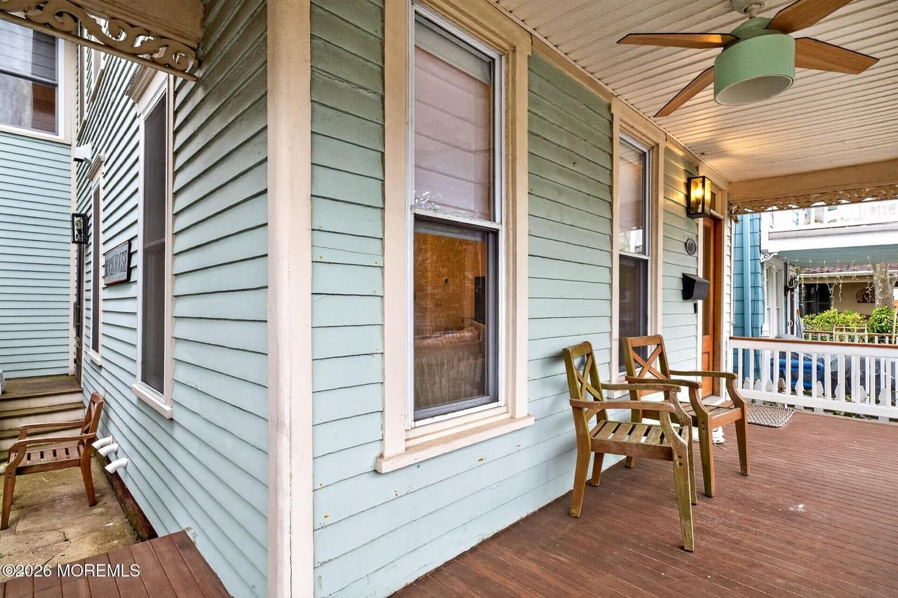 142 Heck Ave - Photo 5 of 38