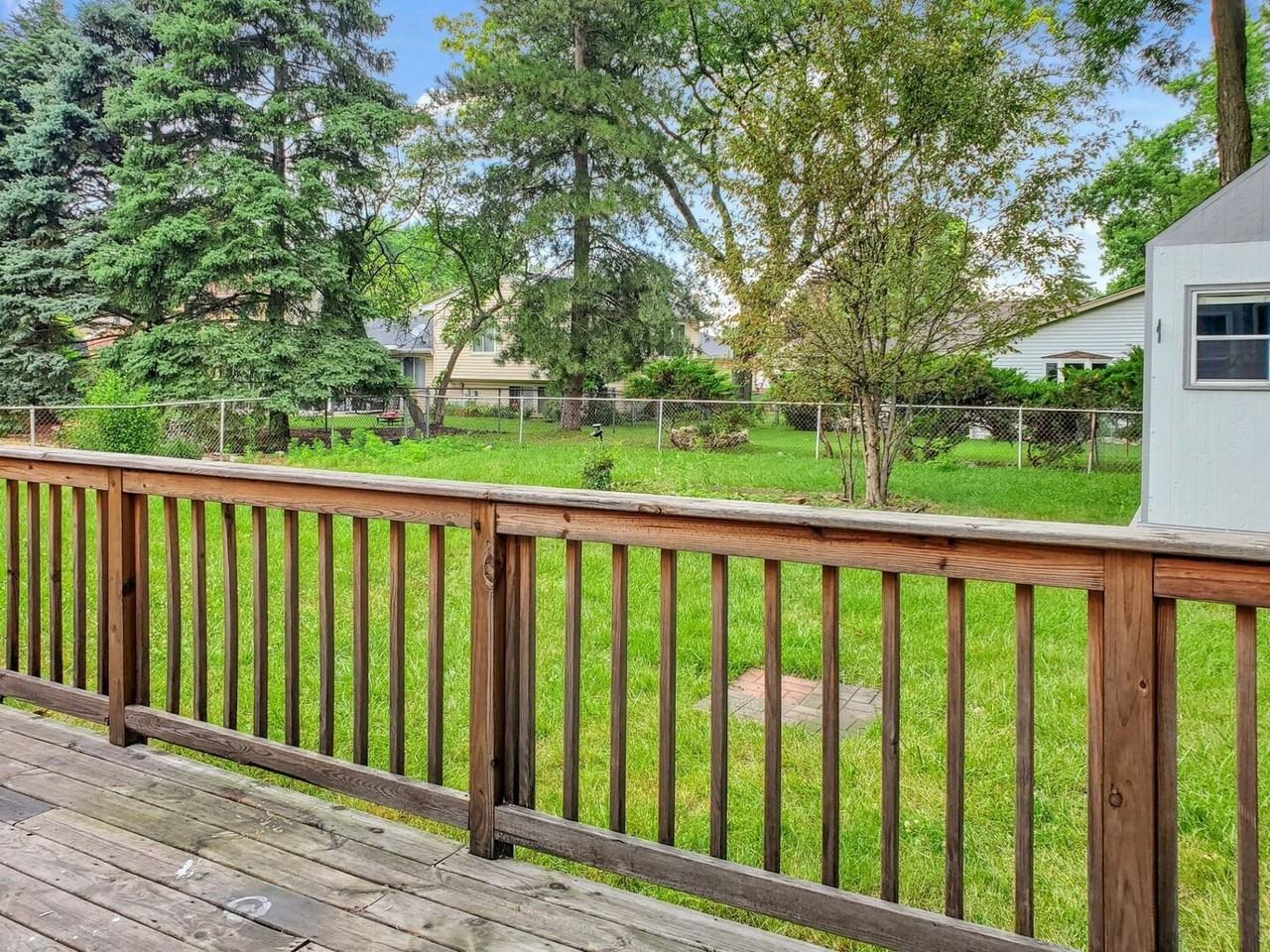 720 Country Ln S - Photo 6 of 28