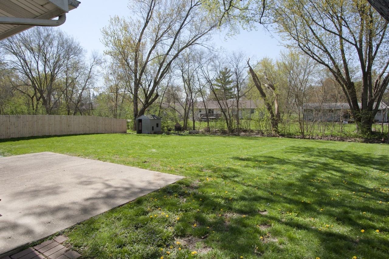 6415 Londonderry Dr - Photo 3 of 20