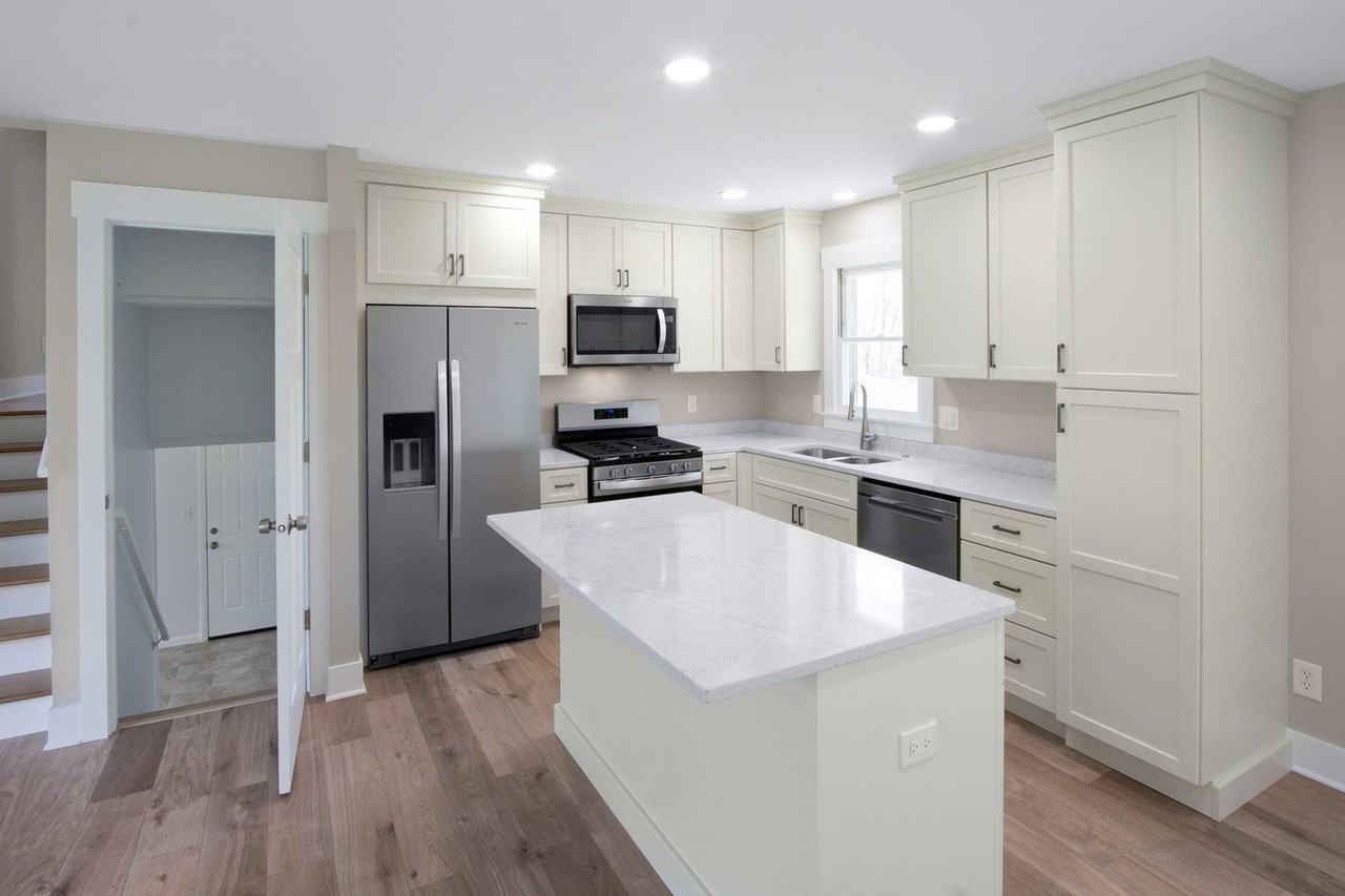 6415 Londonderry Dr - Photo 5 of 20