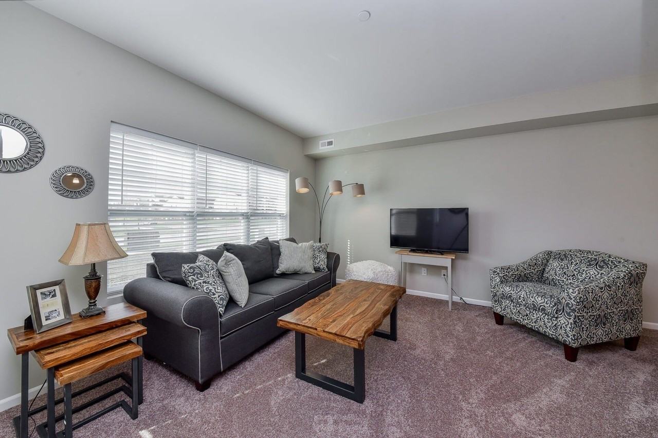 1263 Comiskey Ave - Photo 7 of 18