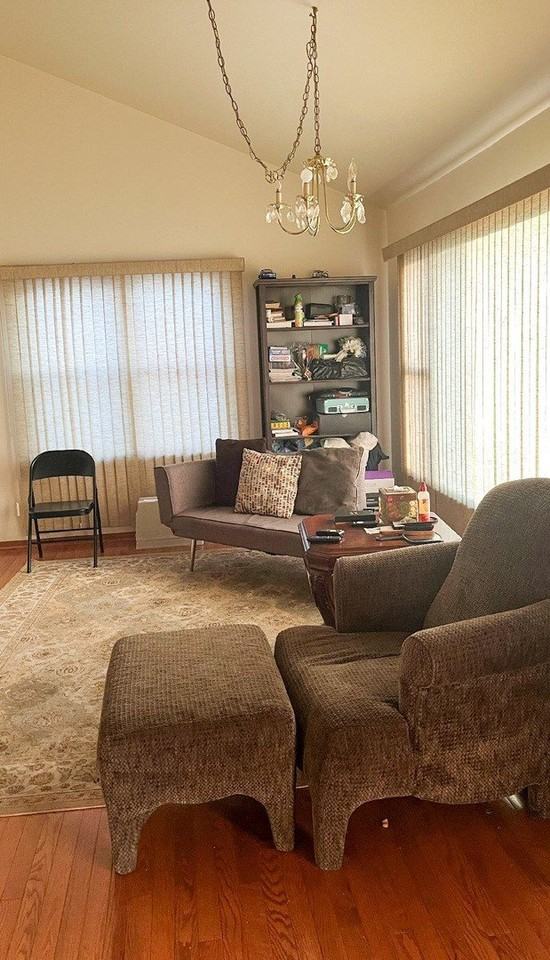 647 N May St - Photo 2 of 12