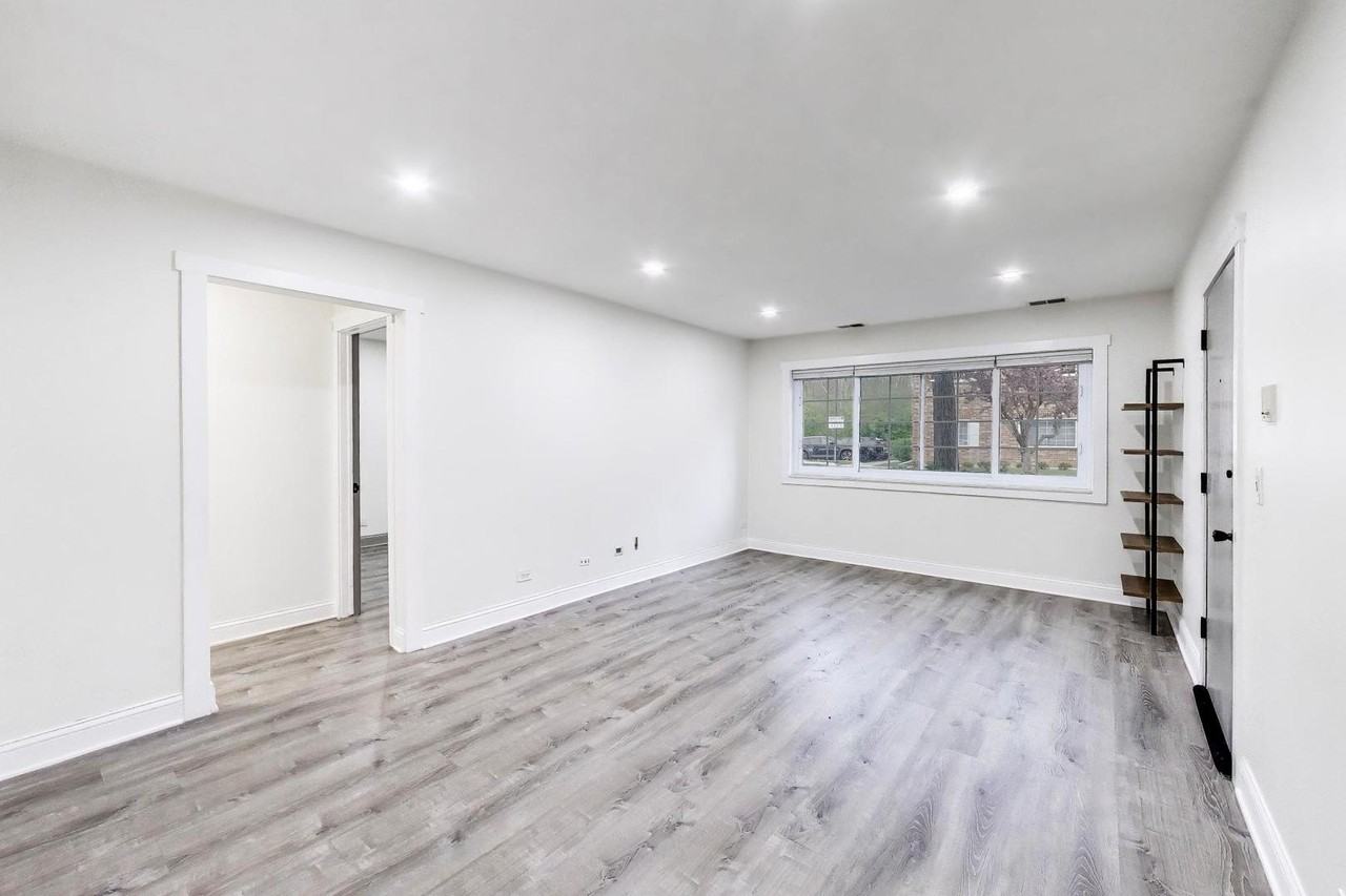 6882 W Touhy Ave #1A - Photo 4 of 15