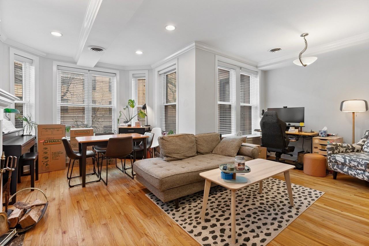 945 W Gordon Ter #1E - Photo 2 of 15