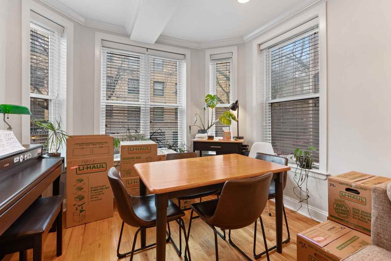 945 W Gordon Ter #1E - Photo 3 of 15