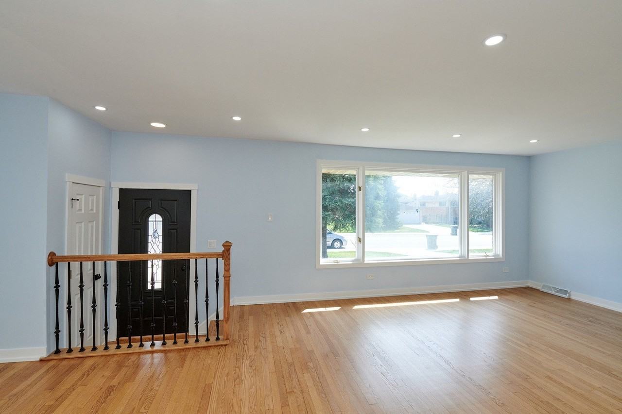 8544 W Roseview Dr - Photo 2 of 32