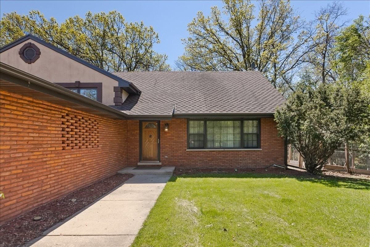 33 Half Day Rd - Photo 2 of 38