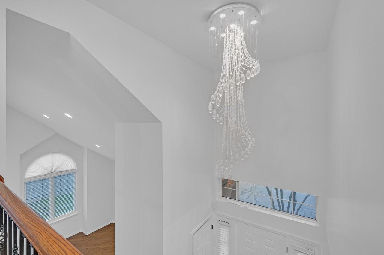 141 Manchester Ct - Photo 5 of 43