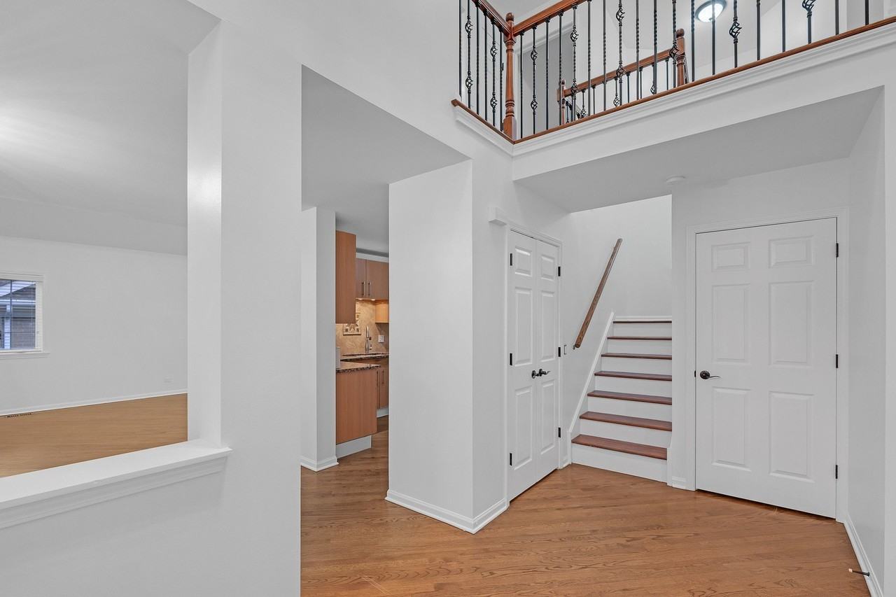 141 Manchester Ct - Photo 6 of 43