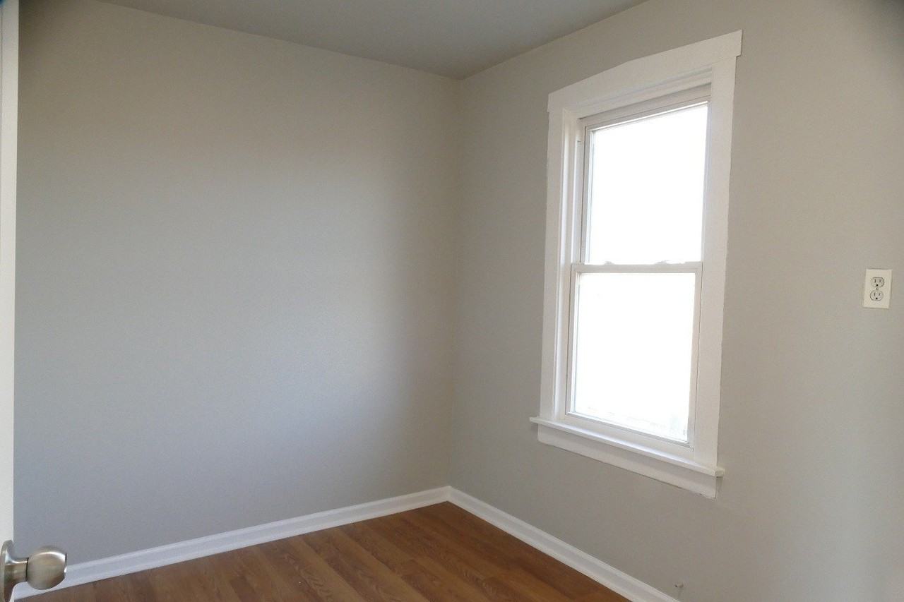 2820 N Sacramento Ave #3 - Photo 7 of 11