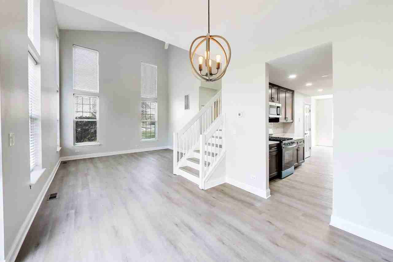 2219 Rossiter Pkwy - Photo 3 of 39