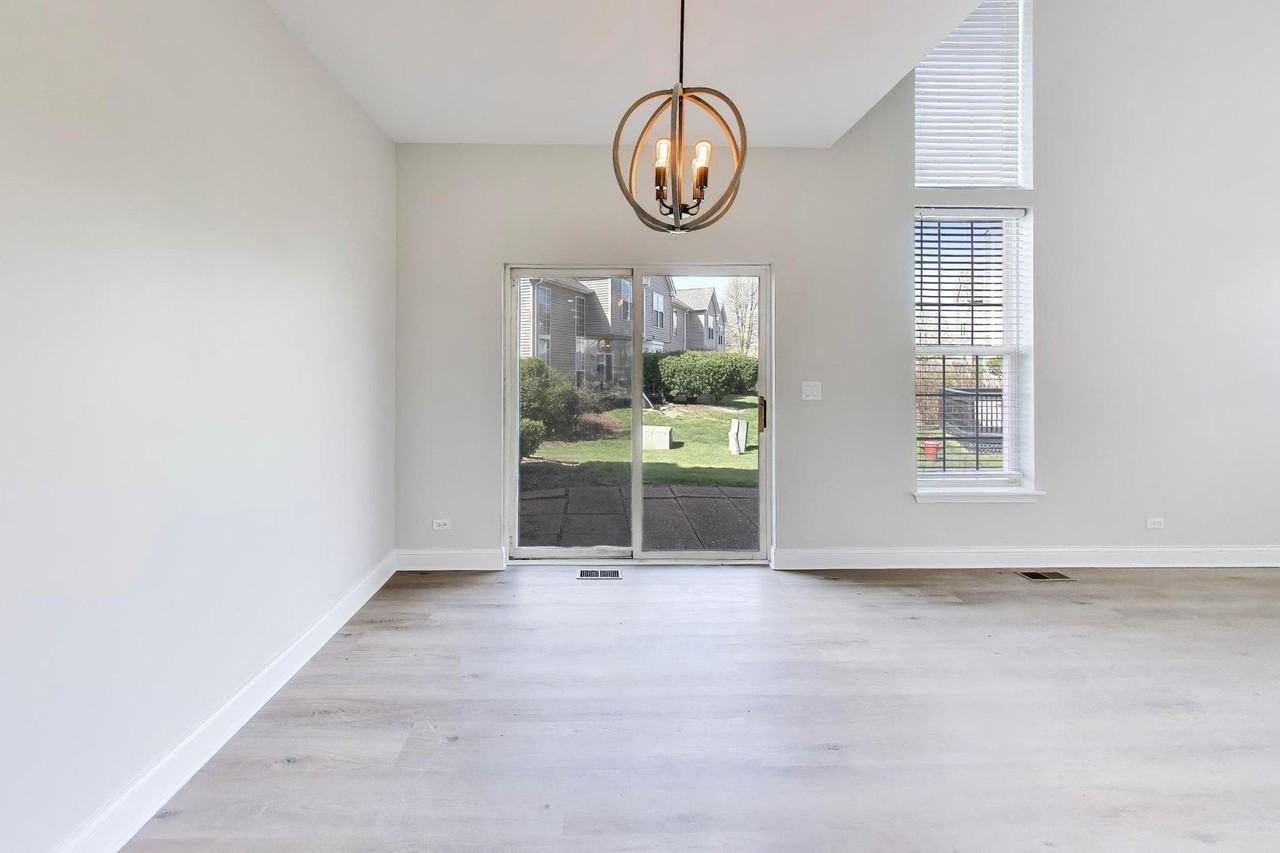 2219 Rossiter Pkwy - Photo 6 of 39