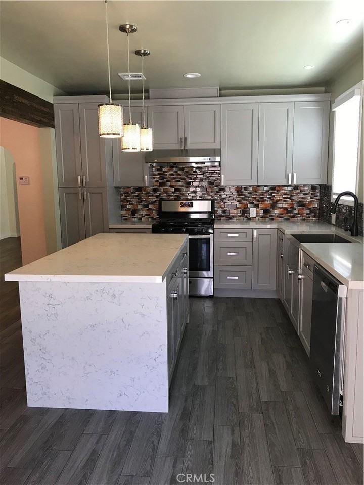 110 E Newby Ave - Photo 4 of 10