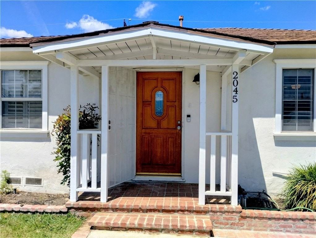 2045 Baylor St - Photo 4 of 27