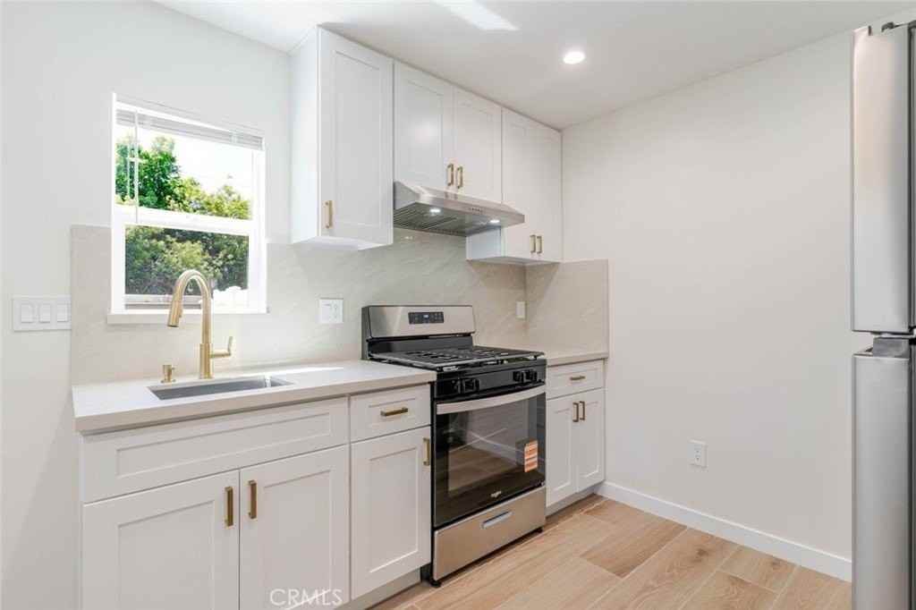 10711 Cantlay St - Photo 6 of 14