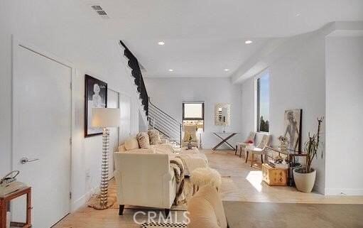 1223 Larrabee St #5 - Photo 6 of 27