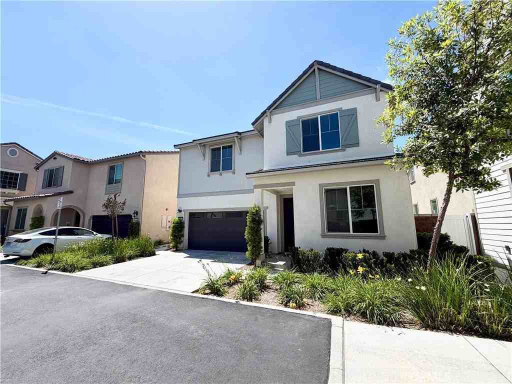 16458 Globetrotter St - Photo 3 of 48