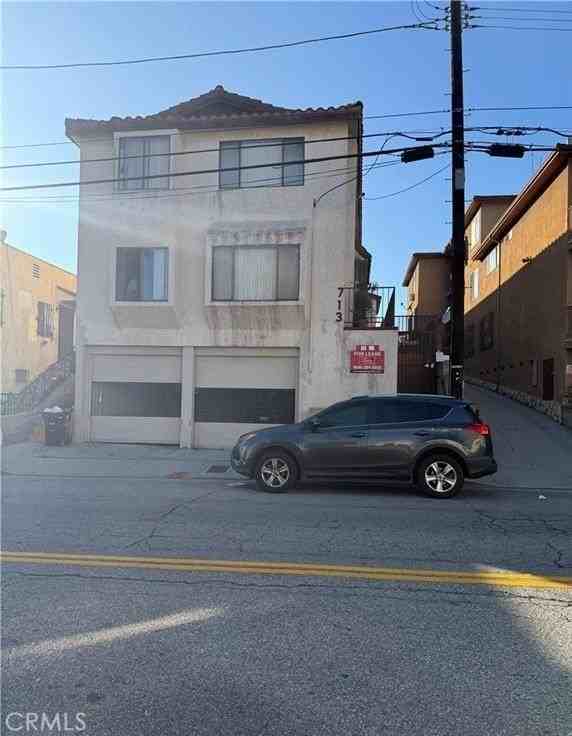 713 N Grand Ave #6A - Photo 2 of 11