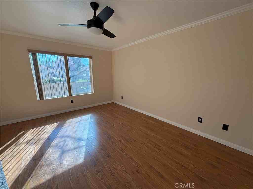 11571 Park Ln - Photo 4 of 16