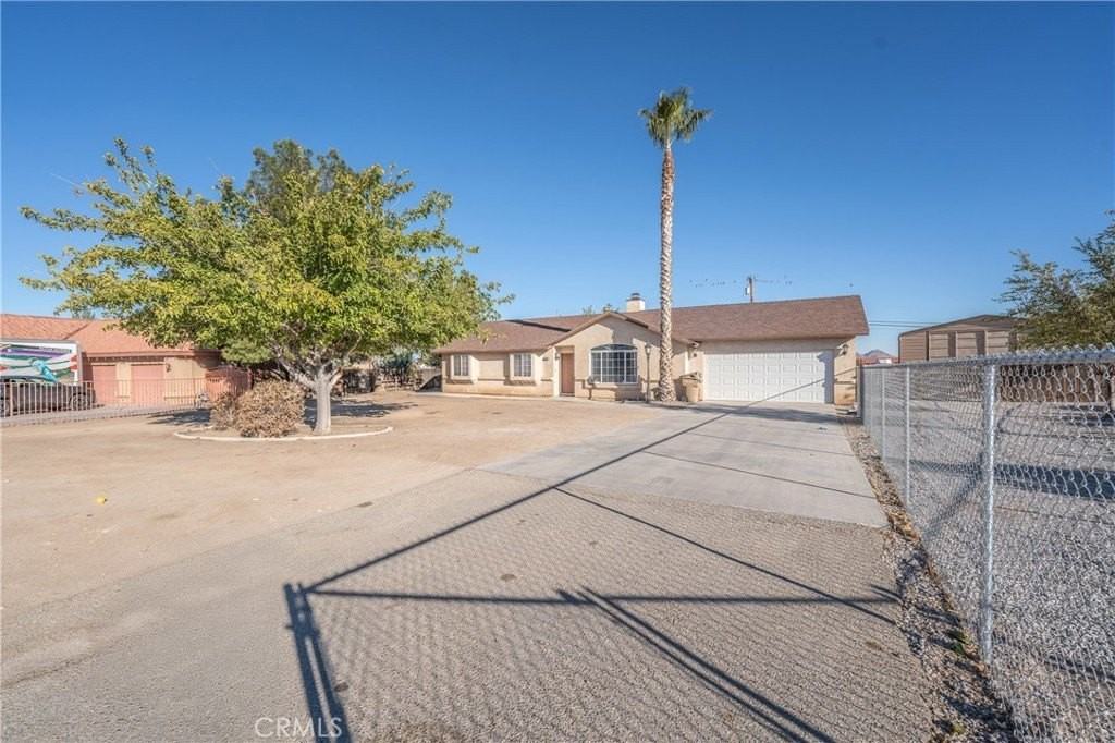 18252 Sequoia St - Photo 4 of 46