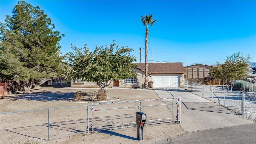 18252 Sequoia St - Photo 5 of 46