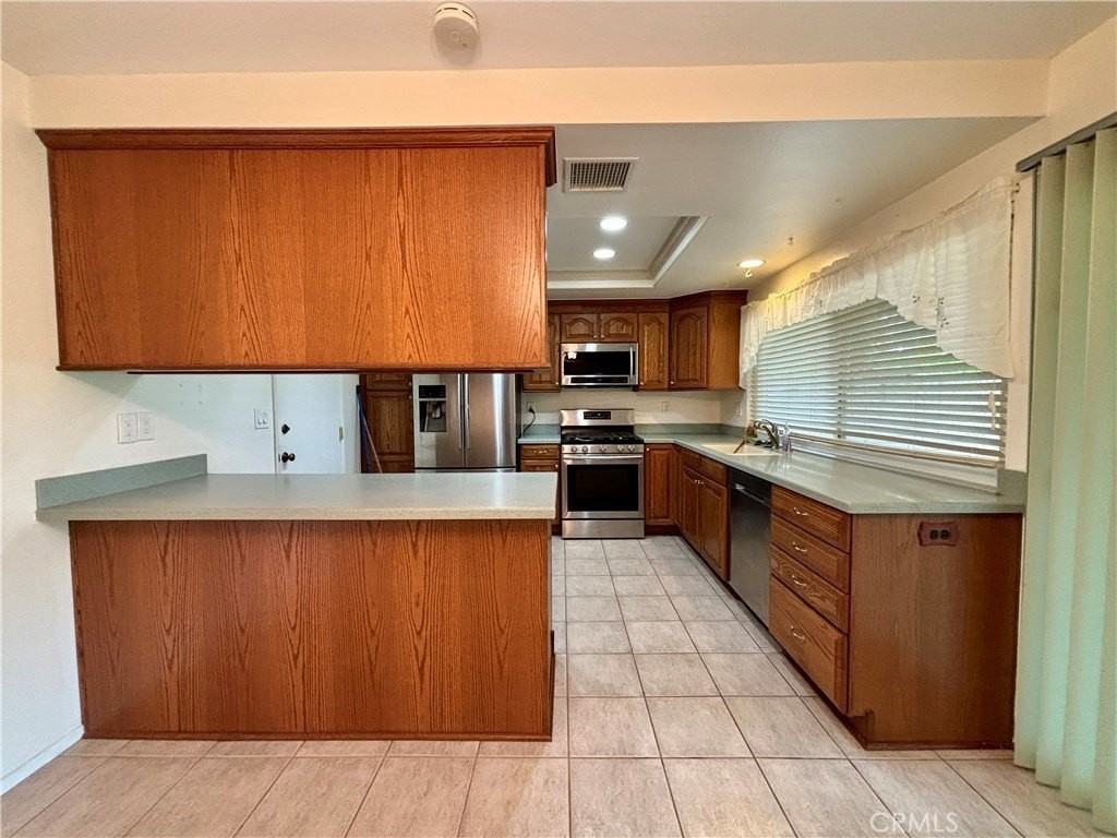 1955 Silver Oak Way - Photo 7 of 16