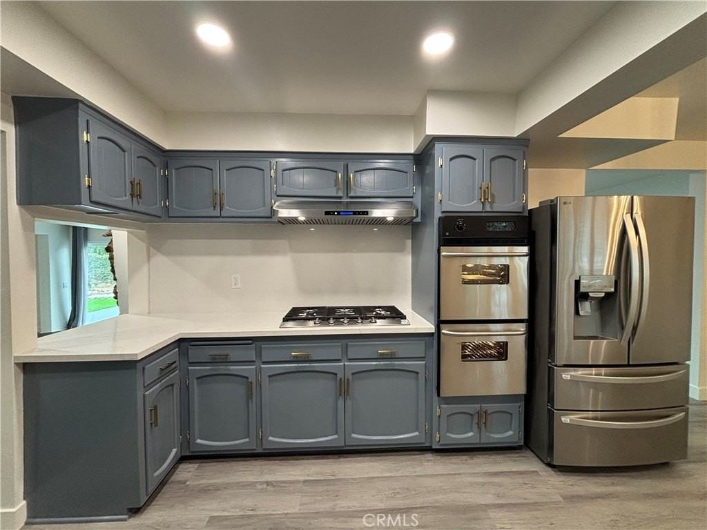 8356 Vanalden Ave - Photo 4 of 46