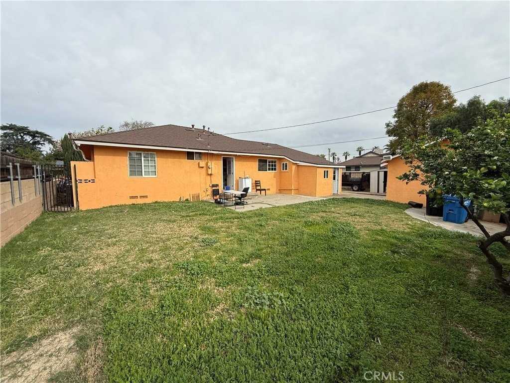 732 James Pl - Photo 6 of 32