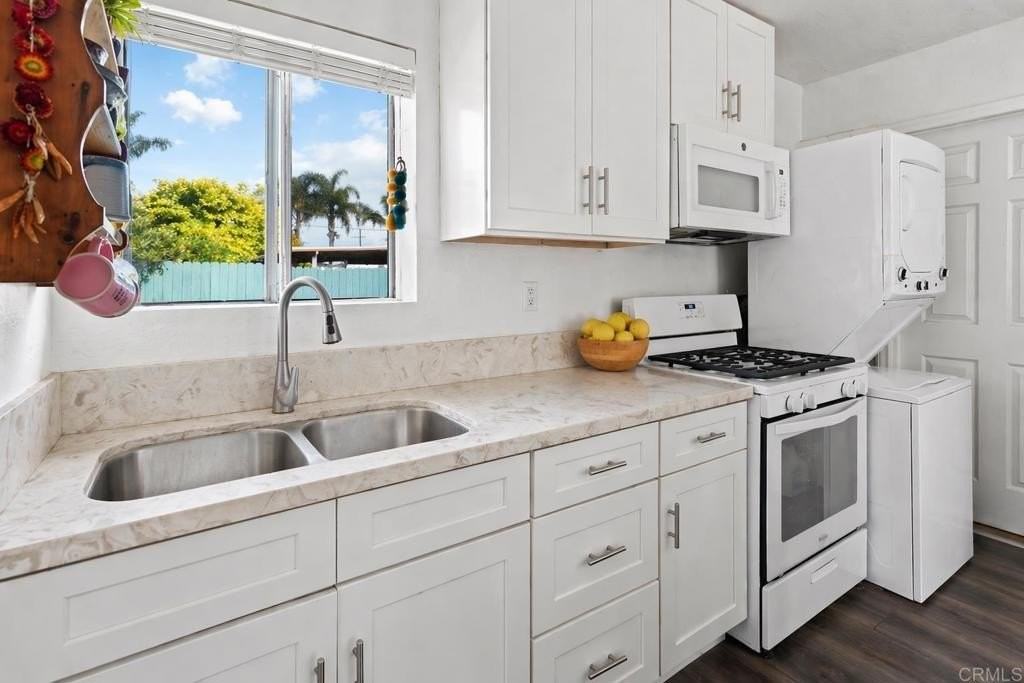 1312 Missouri Ave - Photo 5 of 12