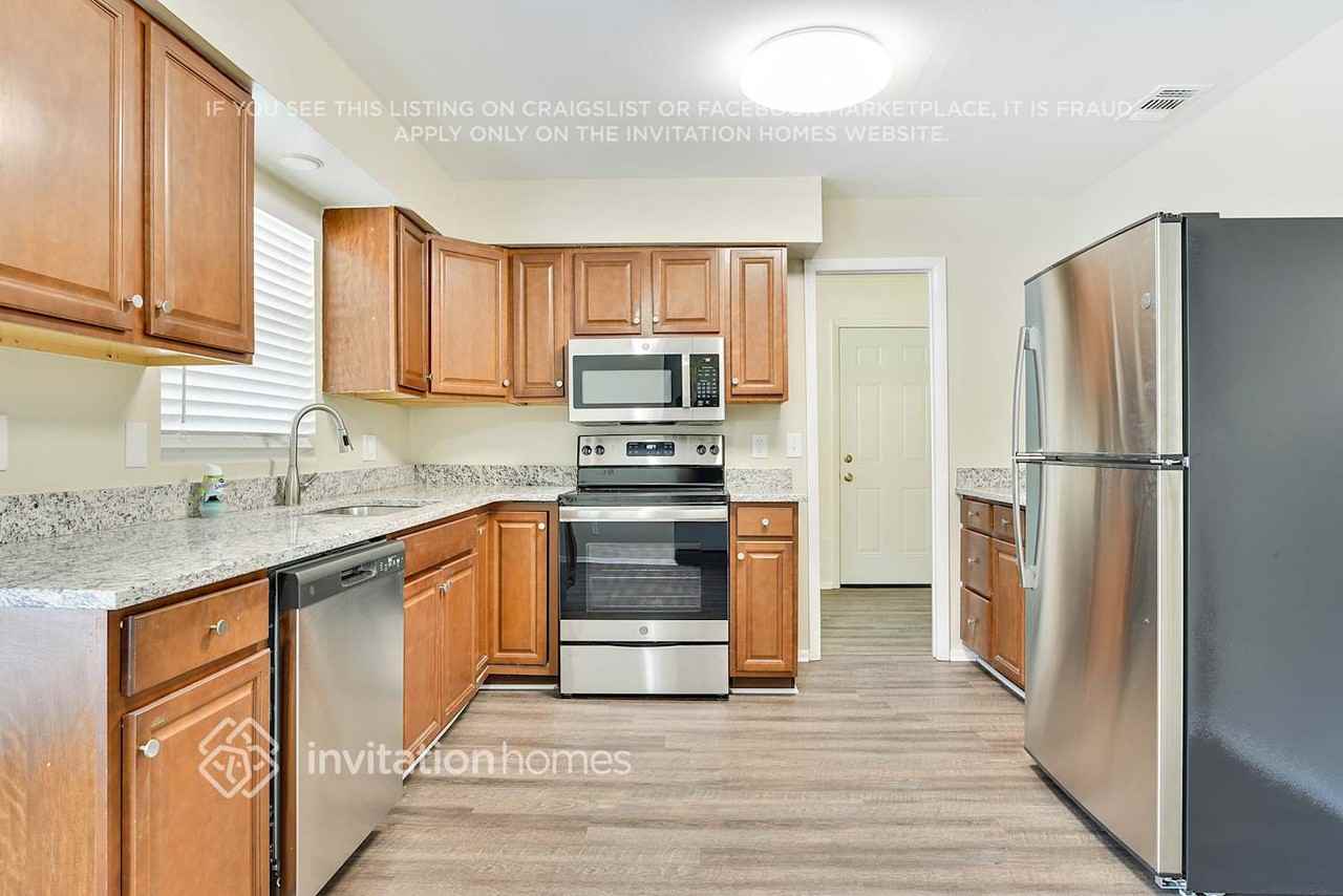 3628 Datura Ct - Photo 6 of 24