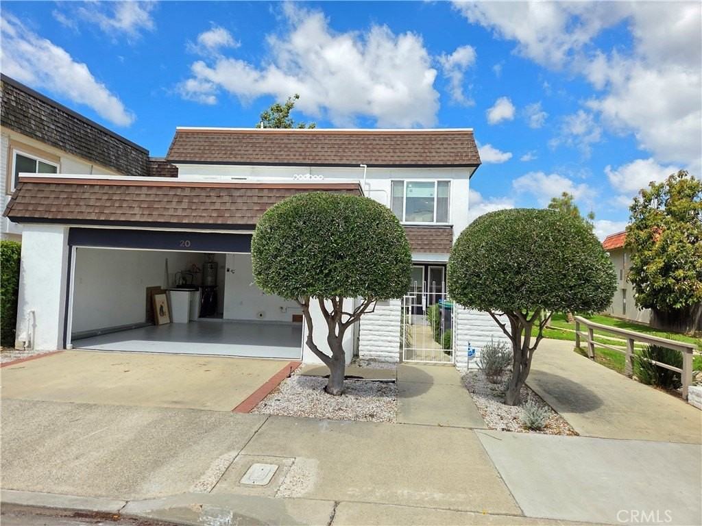 20 Senisa - Photo 3 of 50