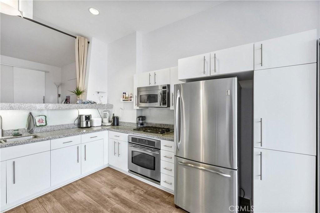 1100 Wilshire Blvd #2607 - Photo 2 of 44