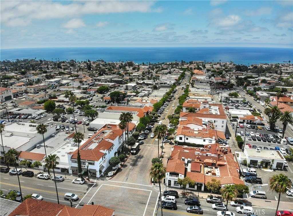 200 Avenida Monterey - Photo 2 of 7