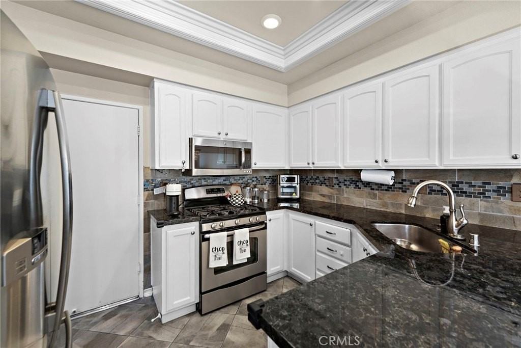 27702 Rubidoux - Photo 6 of 25