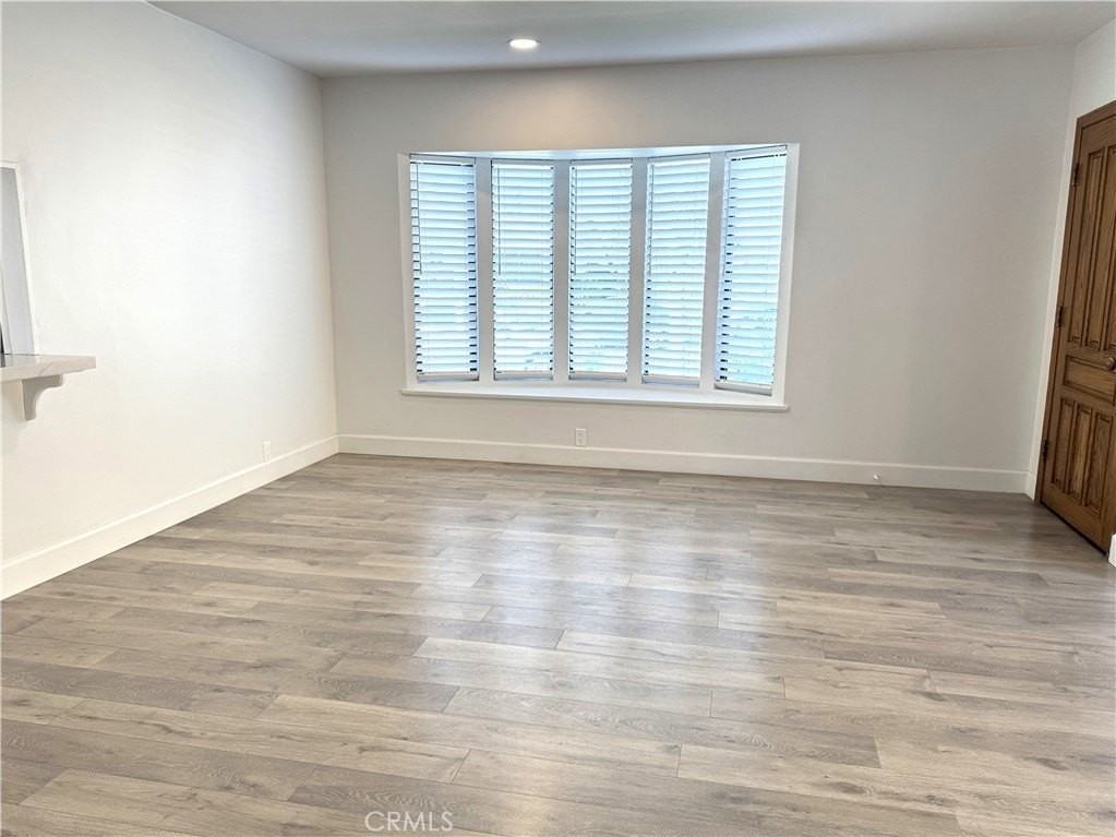 4292 Howard Ave - Photo 5 of 25