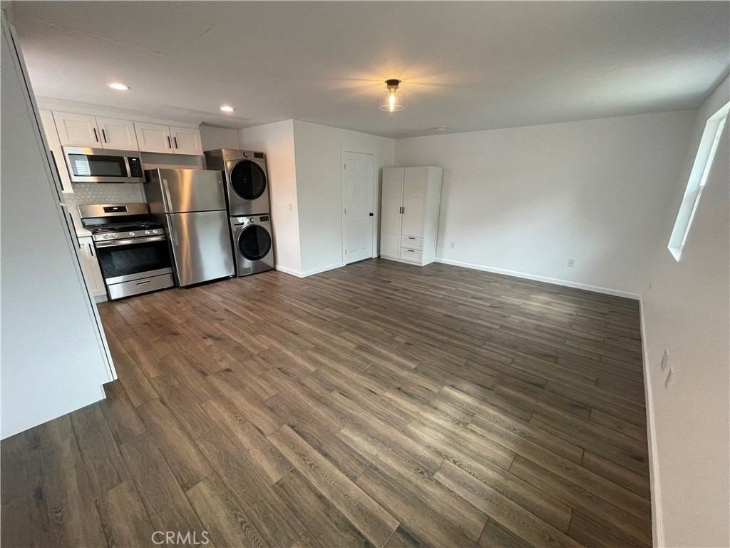 413 S Illinois St - Photo 2 of 11