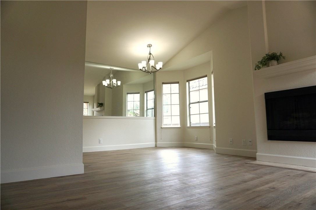 4 Via Compania - Photo 3 of 37