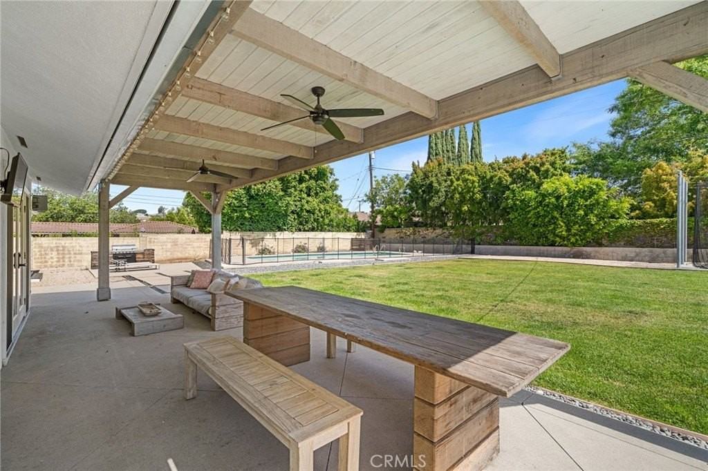 1191 Saint Vincent Pl - Photo 4 of 33