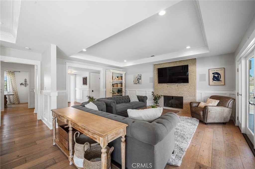 1191 Saint Vincent Pl - Photo 6 of 33