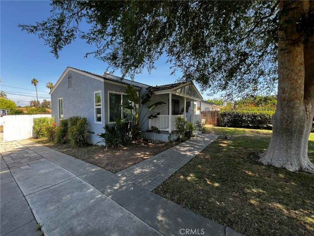 7545 Mount Vernon St - Photo 2 of 35