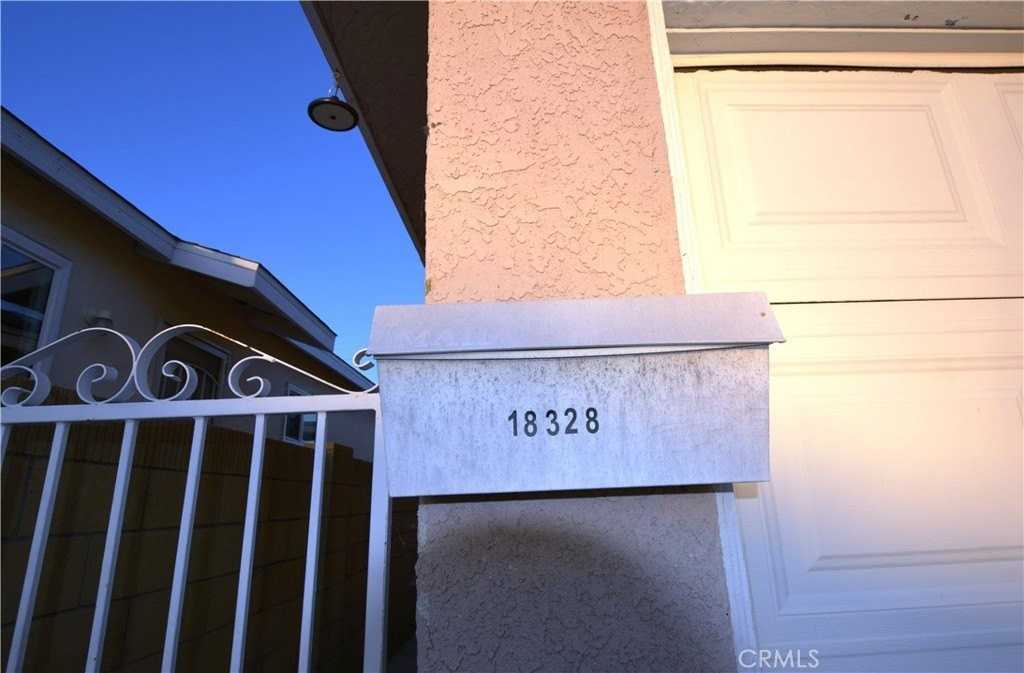 18328 Devlin Ave - Photo 4 of 29