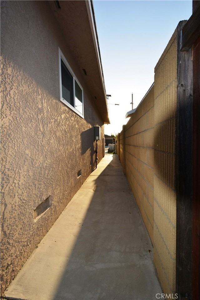 18328 Devlin Ave - Photo 5 of 29