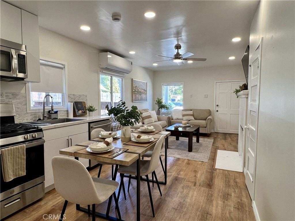 1157 W 2nd St - Photo 6 of 15