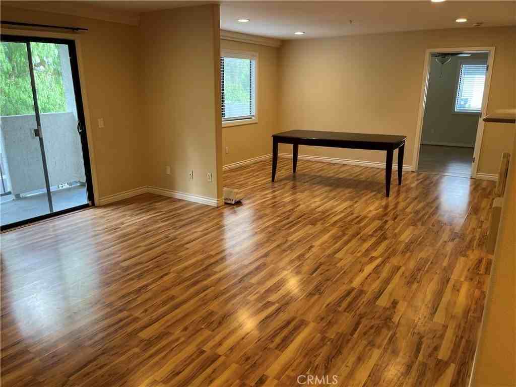 17735 Kinzie St #116 - Photo 3 of 14